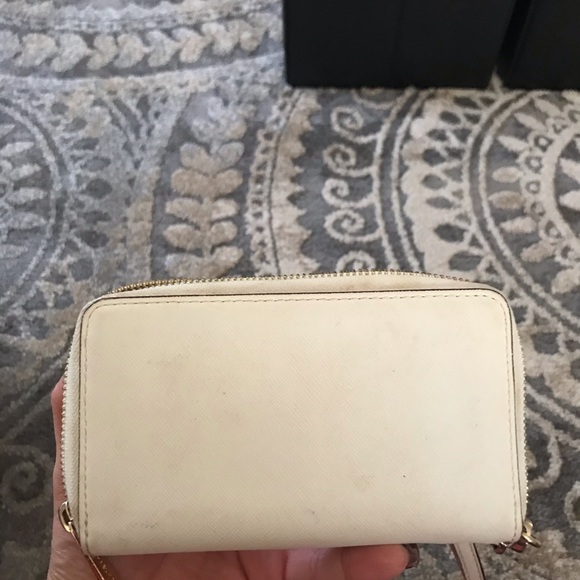 Michael Kors white wristlet/wallet - Picture 2 of 5